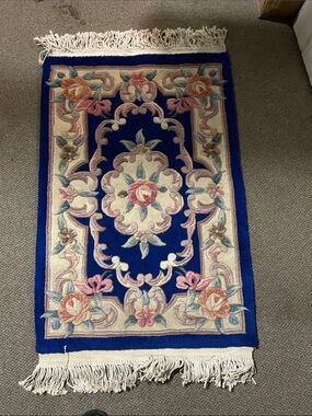 Floral Navy Blue Hooked Accent Rug